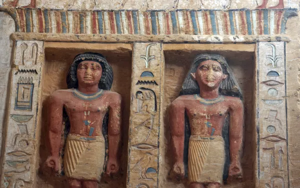 Hallan en Egipto una tumba de 4.400 años bien conservada y decorada con jeroglíficos y estatuas Hallan en Egipto una tumba de 4.400 años bien conservada y decorada con jeroglíficos y estatuas - Sputnik Mundo
