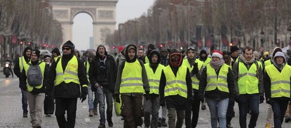 Protestas de los 'chalecos amarillos' en París - Sputnik Mundo