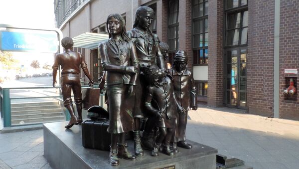 El monumento dedicado al programa Kindertransport en Berlín El monumento dedicado al programa Kindertransport en Berlín - Sputnik Mundo