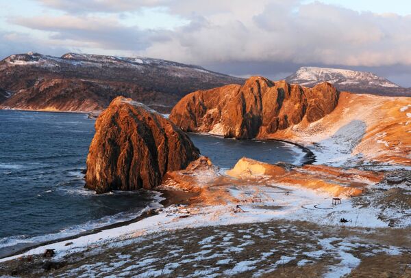 Paradisíacos, pero desiertos: así son los paisajes de la isla de Kunashir - Sputnik Mundo