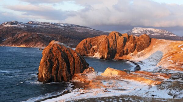 Paradisíacos, pero desiertos: así son los paisajes de la isla de Kunashir - Sputnik Mundo