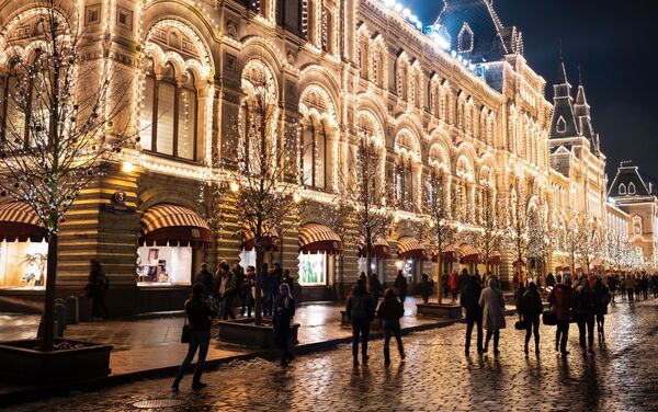 El centro comercial GUM en la Plaza Roja - Sputnik Mundo