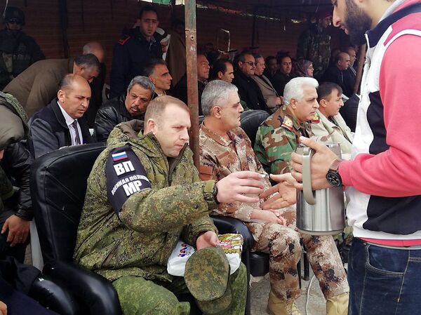 Antiguos terroristas y desertores sirios vuelven a las filas del Ejército - Sputnik Mundo