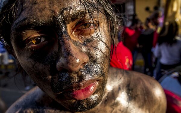 Apache posa para foto durante la edición 193 del Pendón - Sputnik Mundo