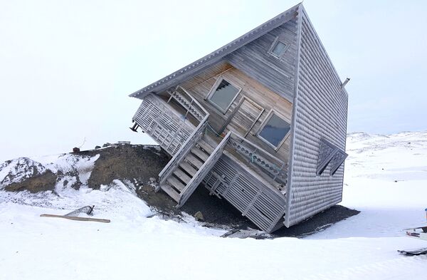 Una casa acostada en el archipiélago de Svalbard - Sputnik Mundo