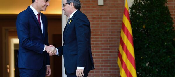 El presidente del Gobierno español, Pedro Sánchez y el presidente de la Generalitat, Quim Torra - Sputnik Mundo