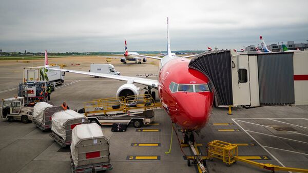 El aeropuerto de Gatwick, Londres - Sputnik Mundo