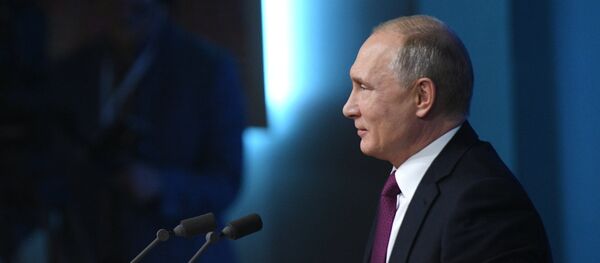 El presidente de Rusia, Vladímir Putin, durante la gran rueda de prensa anual - Sputnik Mundo