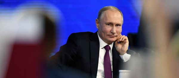 El presidente de Rusia, Vladímir Putin, durante la gran rueda de prensa anual El presidente de Rusia, Vladímir Putin, durante la gran rueda de prensa anual - Sputnik Mundo