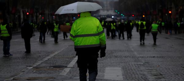 Protestas de los 'chalecos amarillos' en París Protestas de los 'chalecos amarillos' en París - Sputnik Mundo