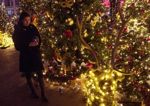 Decoración navideña en Moscú - Sputnik Mundo