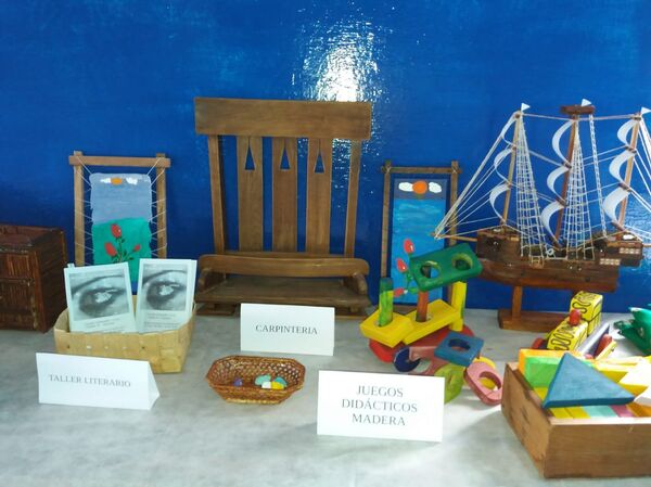 Artesanías y objetos elaborados por personas privadas de libertad en la Unidad N° 18 del Instituto Nacional de Rehabilitación de Uruguay - Sputnik Mundo