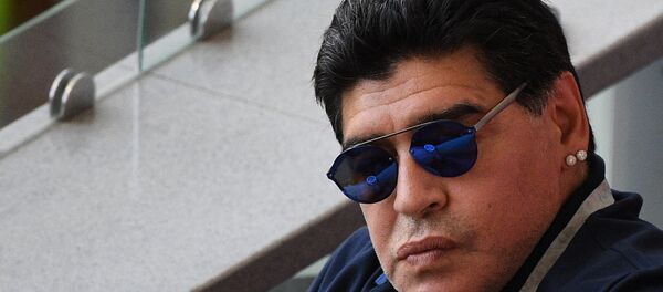 El jugador argentino Diego Maradona en un partido del Mundial de Rusia 2018 - Sputnik Mundo