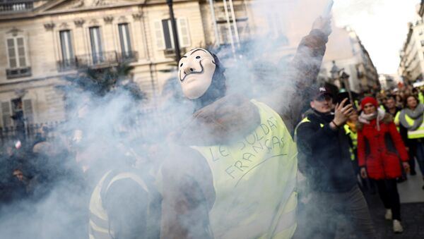 Protestas de los 'chalecos amarillos' en París - Sputnik Mundo