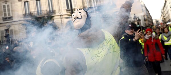 Protestas de los 'chalecos amarillos' en París - Sputnik Mundo
