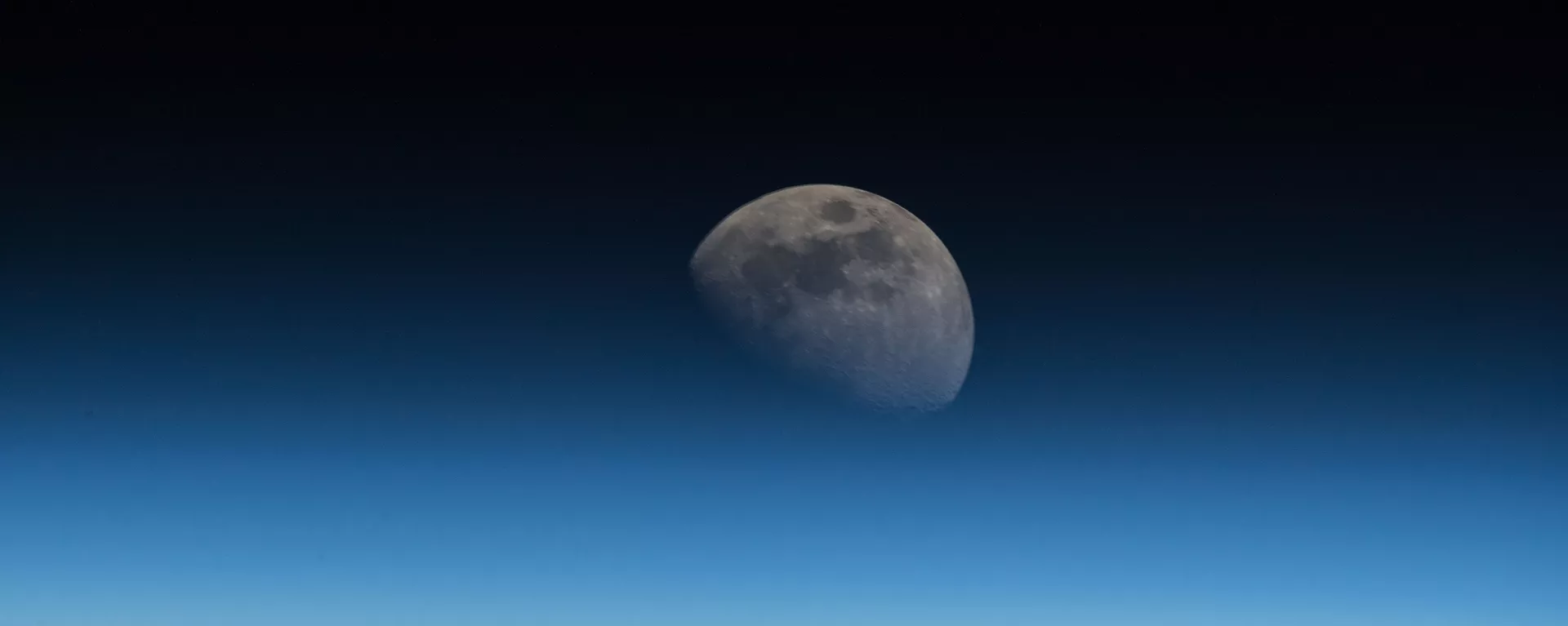 La Luna (imagen referencial) La Luna (imagen referencial) - Sputnik Mundo, 1920, 19.11.2021
