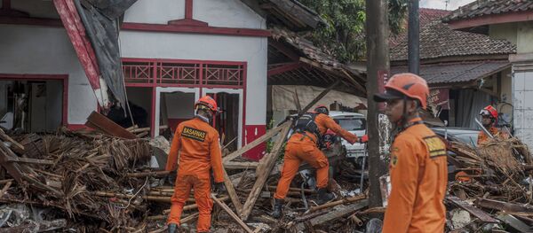 Las consecuencias del tsunami en Indonesia - Sputnik Mundo