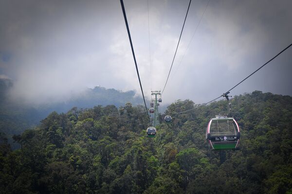 El teleférico Ba Na en la ciudad vietnamita de Da Nang - Sputnik Mundo