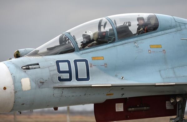 Aeropuerto internacional de Belbek en Crimea, la cuna de la aviación rusa - Sputnik Mundo