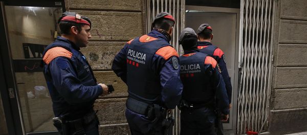 Los Mossos d'Esquadra, la policía autonómica catalana Los Mossos d'Esquadra, la policía autonómica catalana - Sputnik Mundo