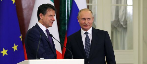 El presidente ruso Vladímir Putin se reúne con el primer ministro italiano Giuseppe Conte - Sputnik Mundo