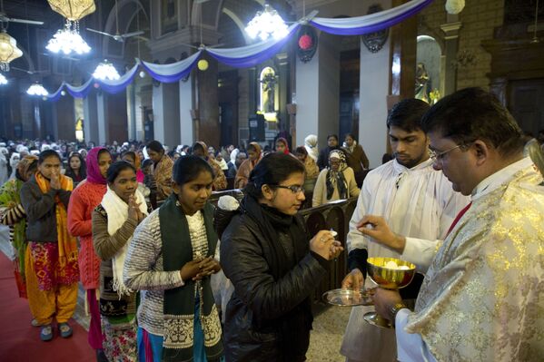 La Navidad inunda de esperanza el mundo cristiano - Sputnik Mundo