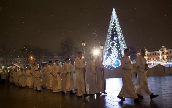La Navidad inunda de esperanza el mundo cristiano - Sputnik Mundo