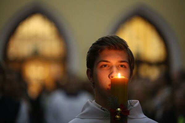 La Navidad inunda de esperanza el mundo cristiano - Sputnik Mundo
