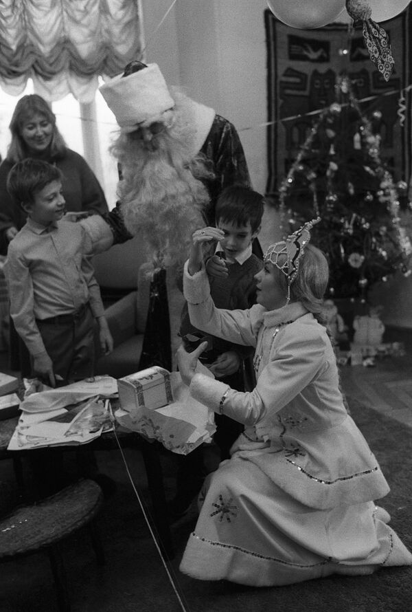 De vuelta a la URSS: así se celebraba el Año Nuevo en la época soviética - Sputnik Mundo