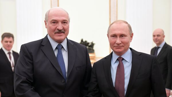 El presidente de Bielorrusia, Alexandr Lukashenko, y el presidente de Rusia, Vladímir Putin  - Sputnik Mundo