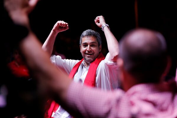 El candidato conservador Mario Abdo Benítez, del partido Colorado, venció en las elecciones generales de Paraguay celebradas el 22 de abril. Conocido en el país como 'Marito', el político asumió el cargo de presidente de la República el 15 de agosto de 2018. - Sputnik Mundo