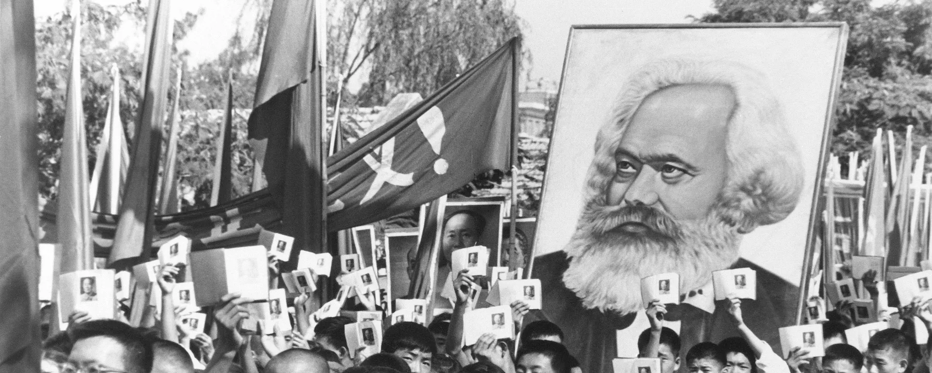El 125 aniversario del nacimiento de Mao Zedong, en imágenes El 125 aniversario del nacimiento de Mao Zedong, en imágenes - Sputnik Mundo, 1920, 11.01.2022