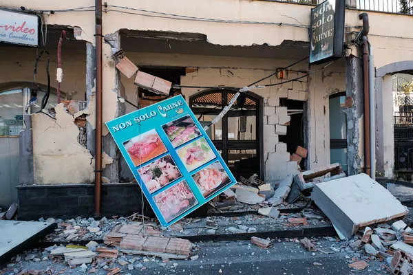 Las consecuencias del devastador terremoto en Italia - Sputnik Mundo