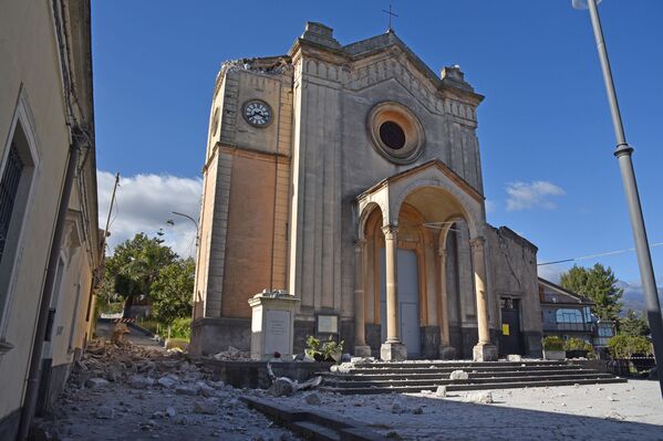 Las consecuencias del devastador terremoto en Italia - Sputnik Mundo