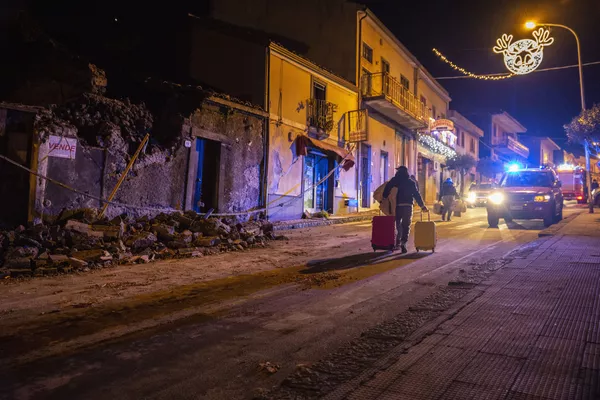 Las consecuencias del devastador terremoto en Italia - Sputnik Mundo