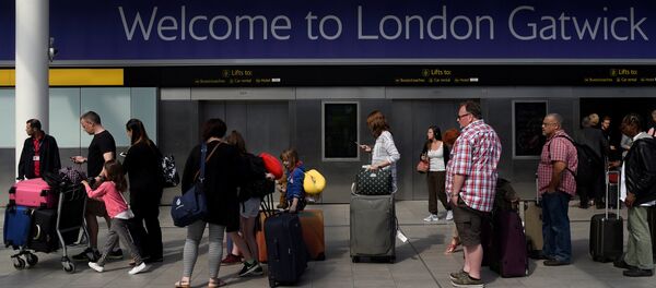 El aeropuerto de Gatwick, Londres - Sputnik Mundo