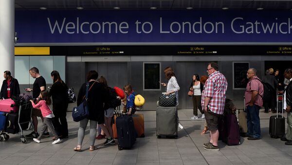 El aeropuerto de Gatwick, Londres - Sputnik Mundo