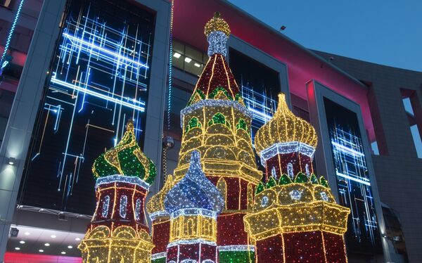 Las decoraciones navideñas en Moscú Las decoraciones navideñas en Moscú - Sputnik Mundo