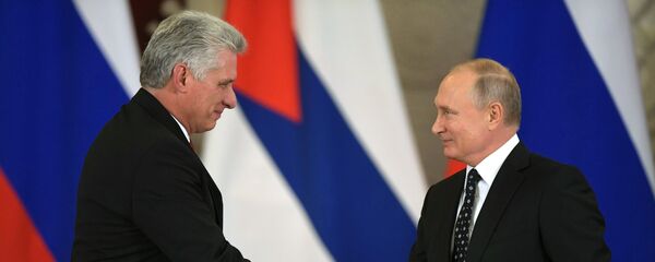 El presidente cubano, Miguel Díaz-Canel Bermúdez, y el presidente de Rusia, Vladímir Putin El presidente cubano, Miguel Díaz-Canel Bermúdez, y el presidente de Rusia, Vladímir Putin - Sputnik Mundo