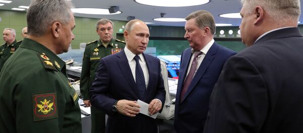 Vladímir Putin, presidente de Rusia, tras observar el lanzamiento del misil Avangard - Sputnik Mundo