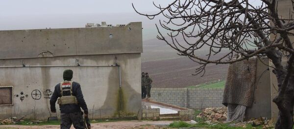 Militares sirios en los alrededores de Manbij - Sputnik Mundo