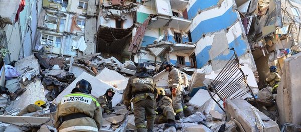 Colapso de un edifico residencial en Magnitogorsk, Rusia Colapso de un edifico residencial en Magnitogorsk, Rusia - Sputnik Mundo