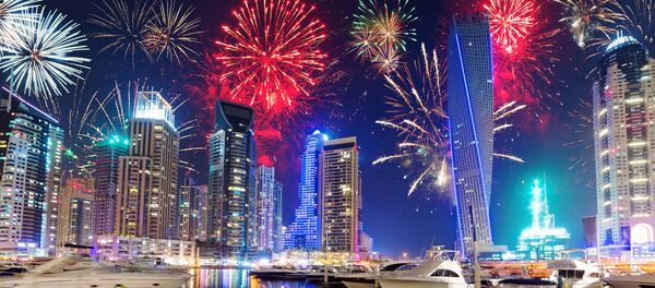 Fuegos artificiales en Dubái, foto de archivo Fuegos artificiales en Dubái, foto de archivo - Sputnik Mundo