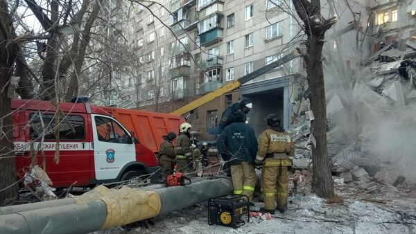 Colapso de un edifico residencial en Magnitogorsk, Rusia - Sputnik Mundo