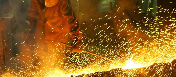 La sala de fusión de una planta de níquiel - Sputnik Mundo