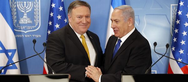 Mike Pompeo y Benjamín Netanyahu, foto de archivo - Sputnik Mundo