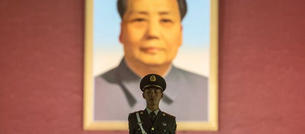 Un retrato de Mao Zedong en la Ciudad Prohibida de Pekín - Sputnik Mundo
