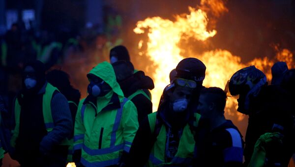 Las protestas de los 'chalecos amarillos' en Francia - Sputnik Mundo