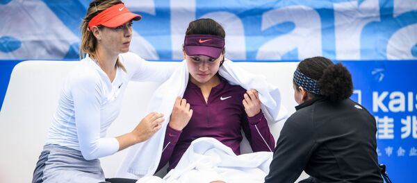 María Sharápova y Wang Xinyu - Sputnik Mundo