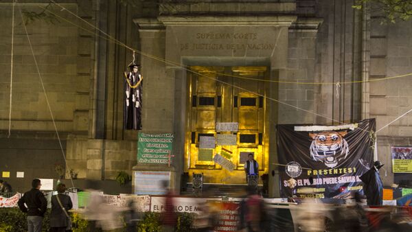 Plantón frente a la Suprema Corte de Justicia de la Nación - Sputnik Mundo
